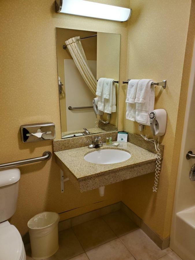 Boarders Inn & Suites By Cobblestone Hotels - Shawano Dış mekan fotoğraf